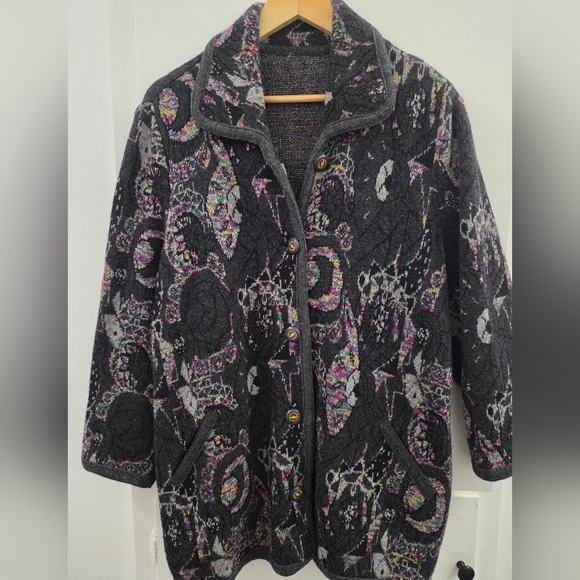 Women's Multicolor Patterned Jacket - Picture 1 of 3